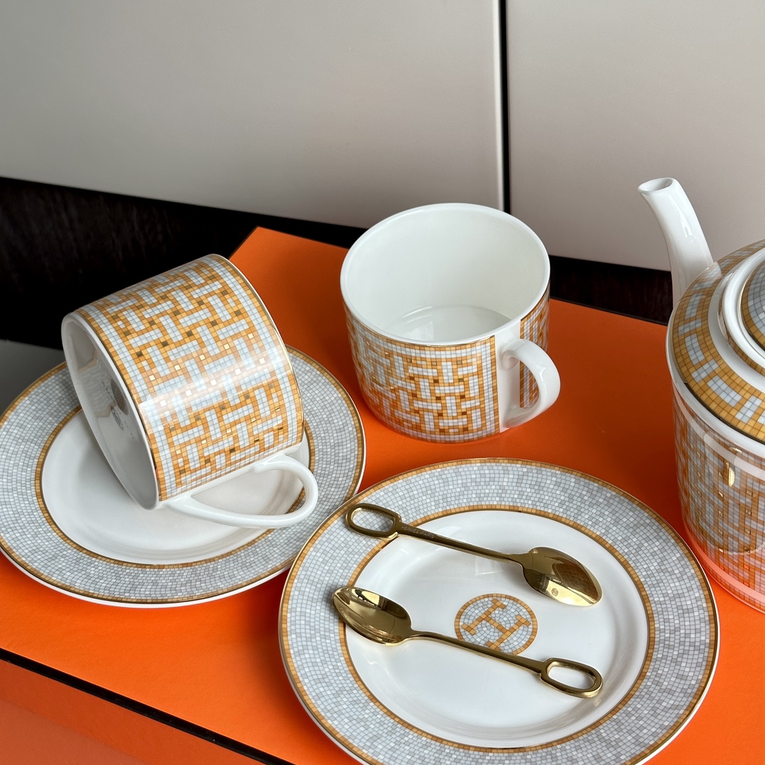 This design pays homage to the historic birthplace of Hermès at 24 - Comprehensive 9