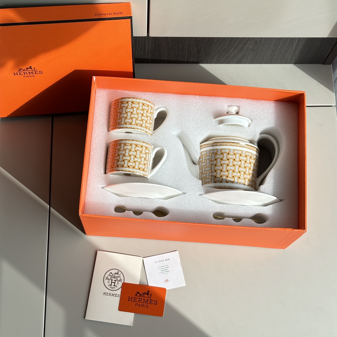 This design pays homage to the historic birthplace of Hermès at 24 - Comprehensive 2