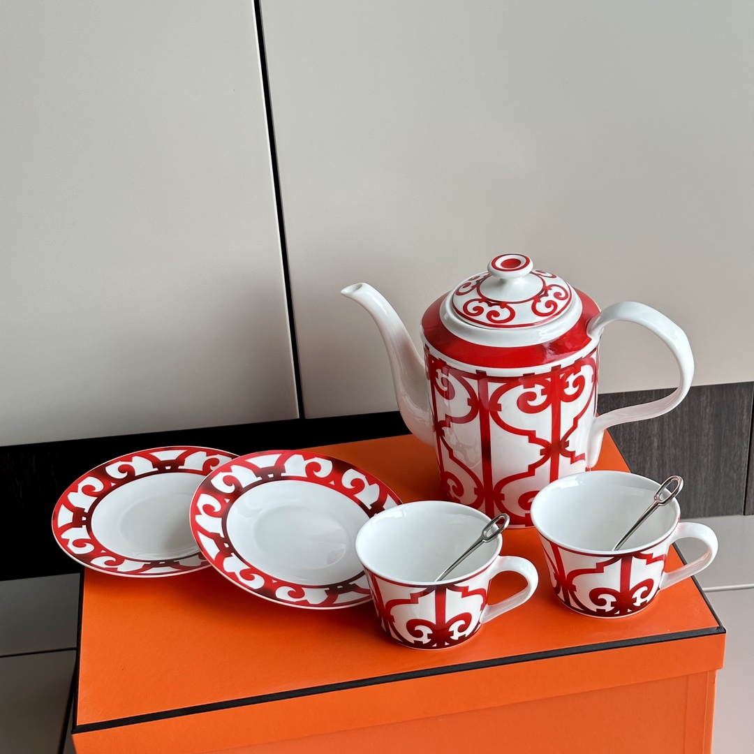 this collection pairs effortlessly with varied tableware, presenting a - Home&Textlile 4