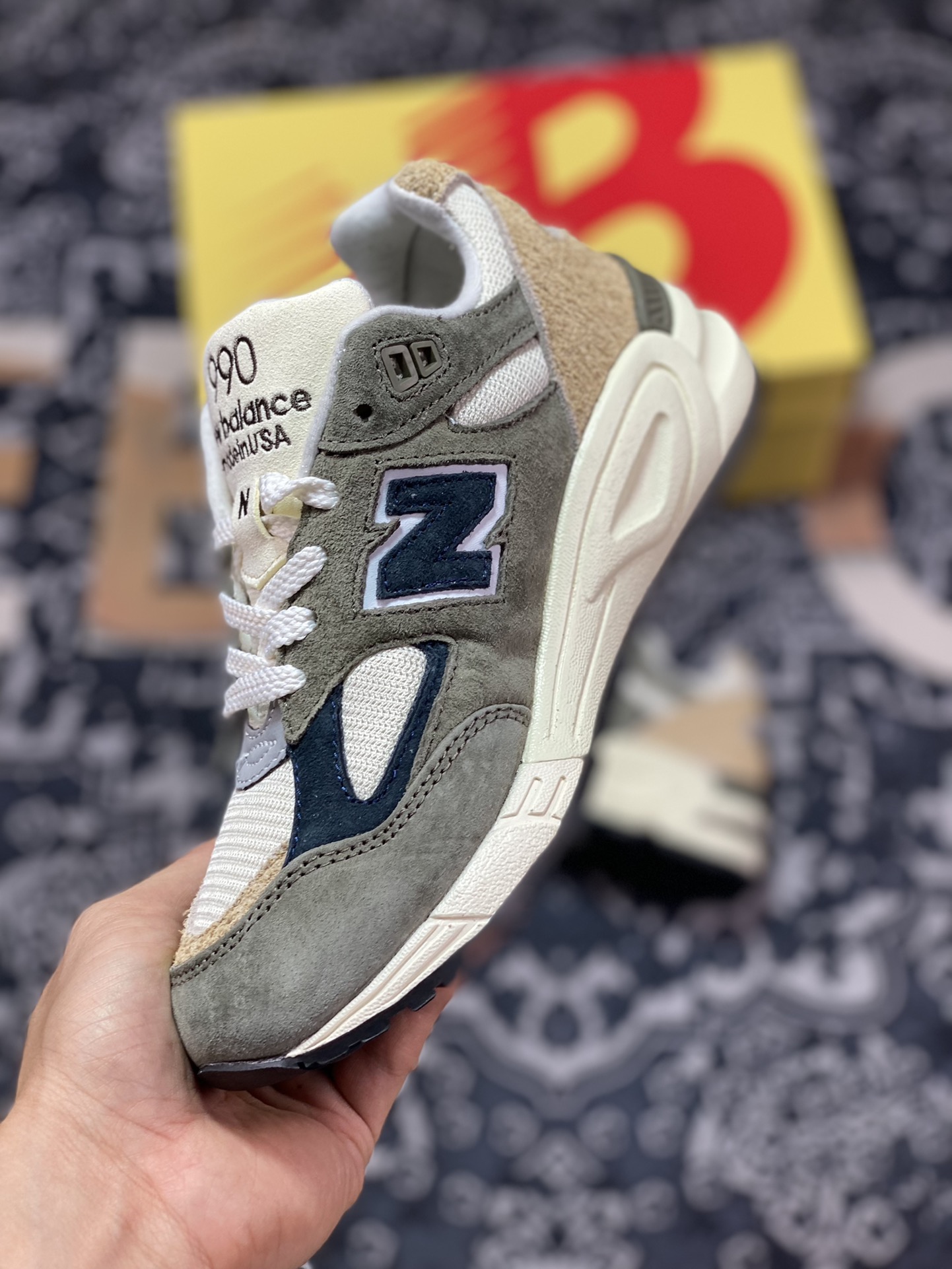 New Balance Made in USA 990V2 high-end American series jogging shoes ”olive green brown navy blue” W990GB2