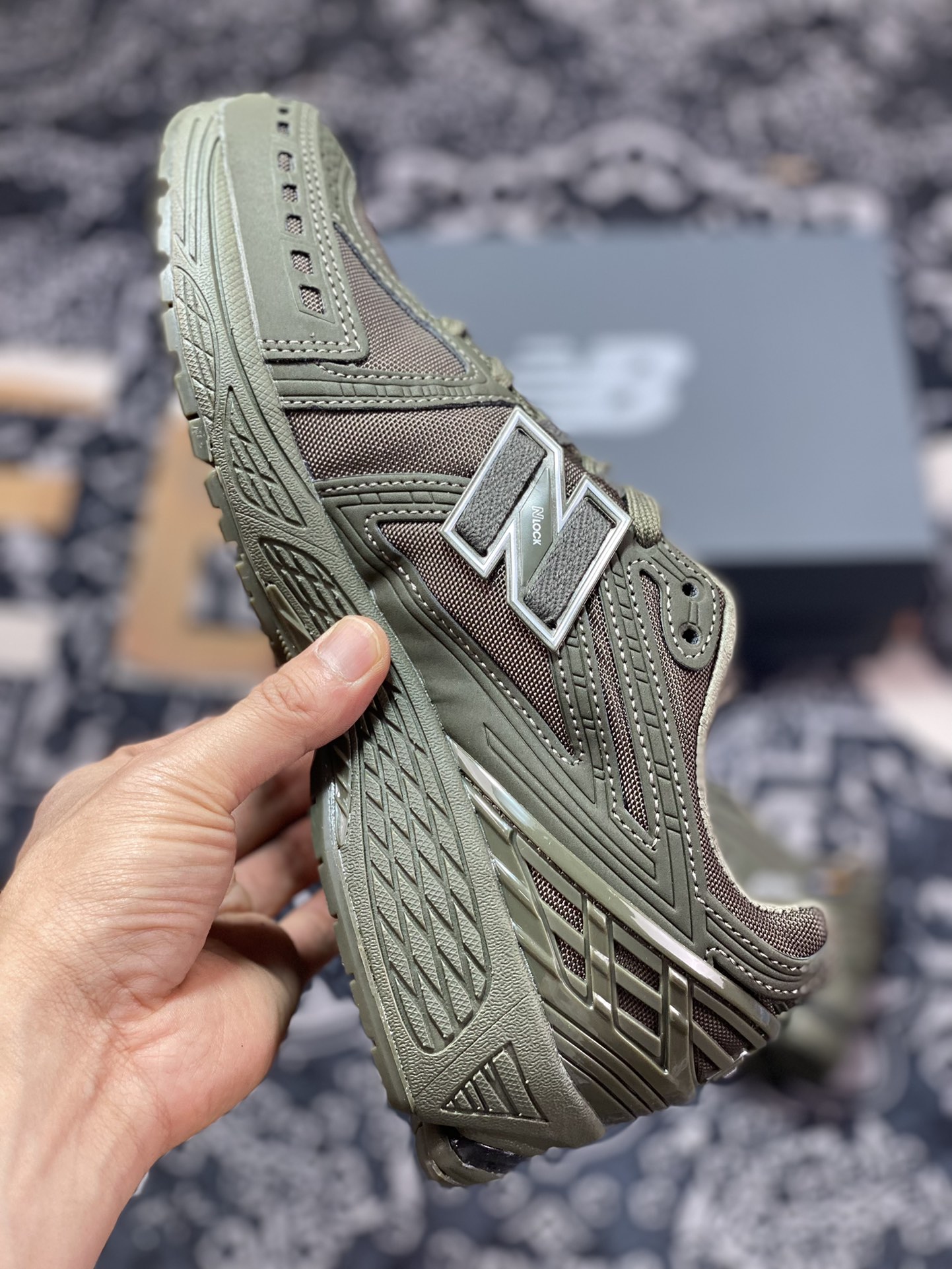 New Balance M1906R ”Cordura” series retro dad style casual sports jogging shoes ”Oxford cloth dark army green” M1906