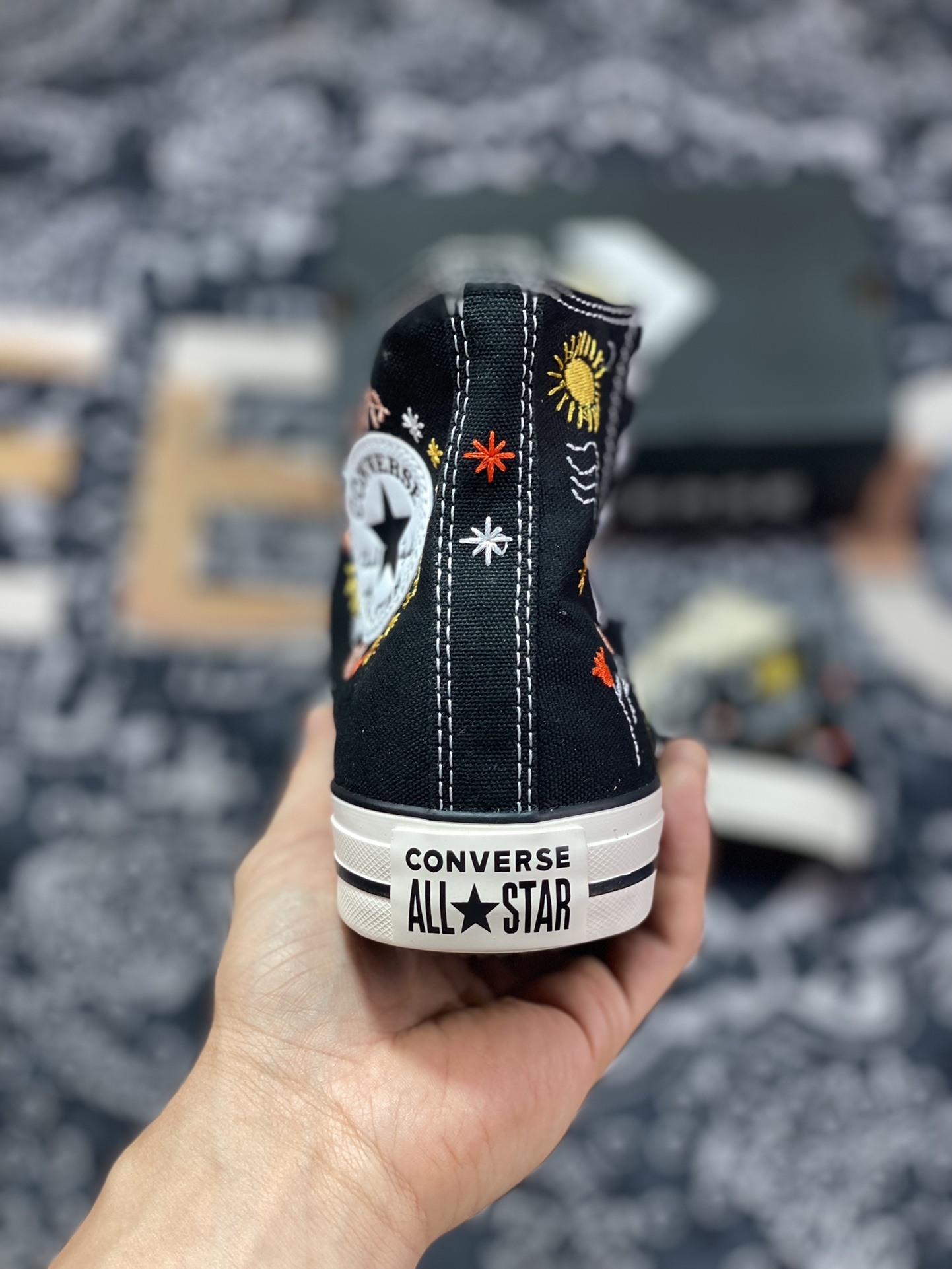 Increased thick bottom embroidered stars and sea CONVERSE embroiders dreamy ”shoes”