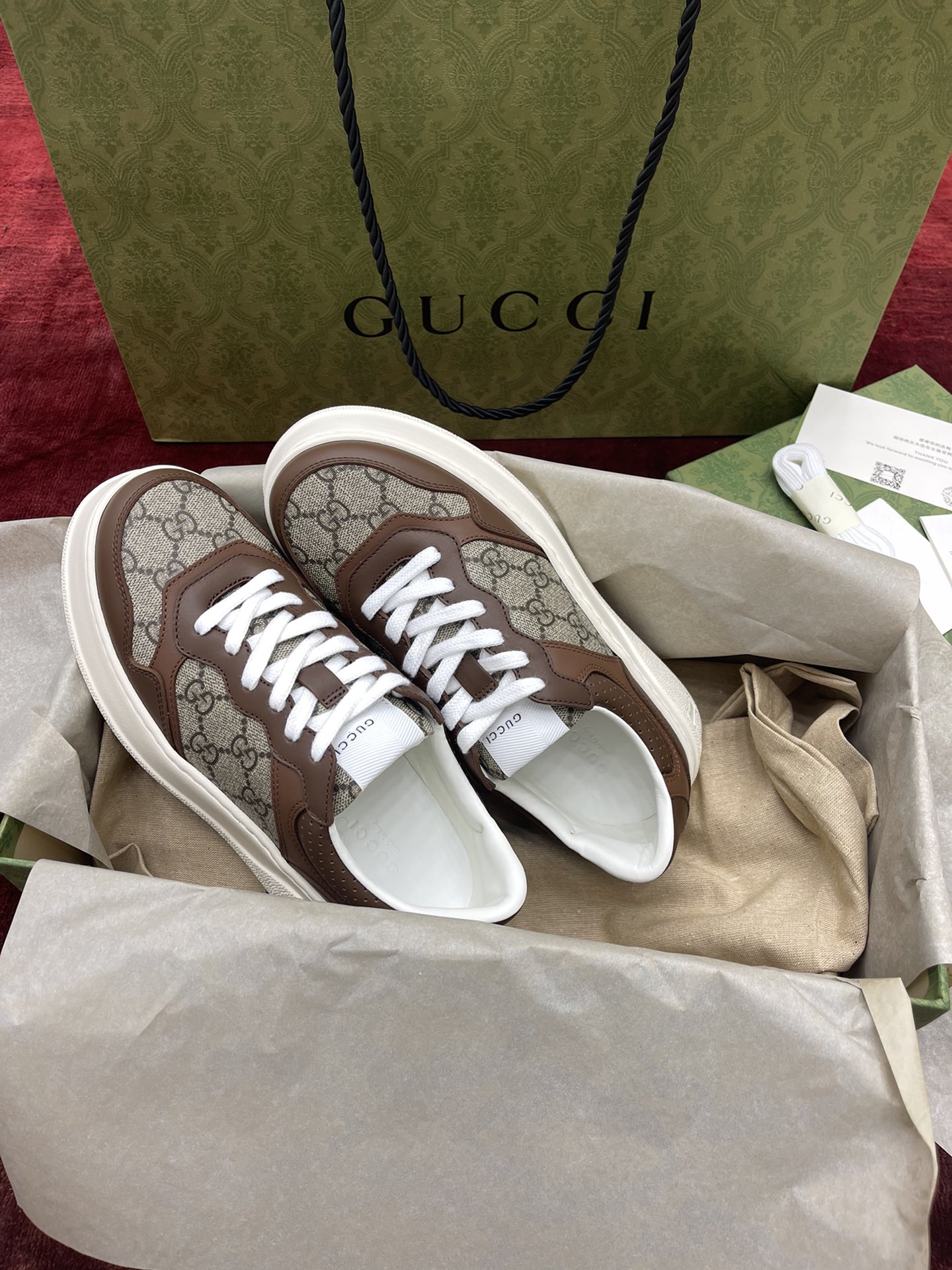 Gucci Buty do deskorolki Biały Unisex Kobiety Skóra krowia Vintage Casual