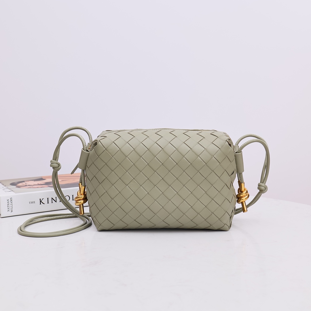 Bottega Veneta 羊皮 編織 方包 金屬系結 可調節肩帶
