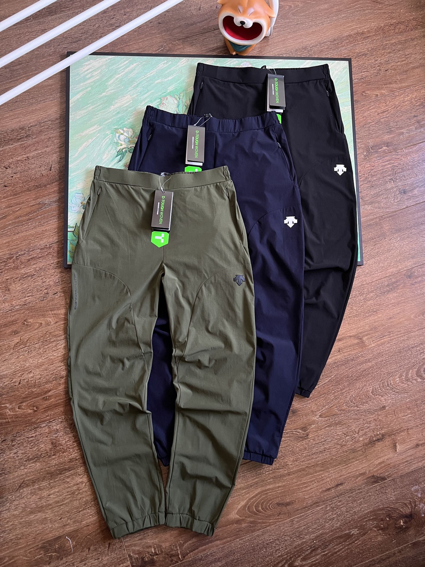 Descente Clothing Pants & Trousers ArmyGreen Black Green Men Silica Gel Spandex Summer Collection Casual