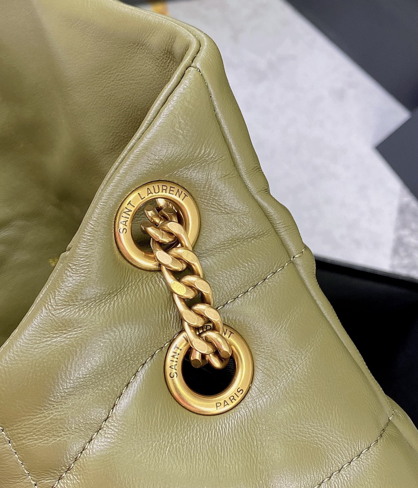 Yves Saint Laurent Green Leather Shoulder Bag with Gold Chain Detail 2 i1685109707 8524 0
