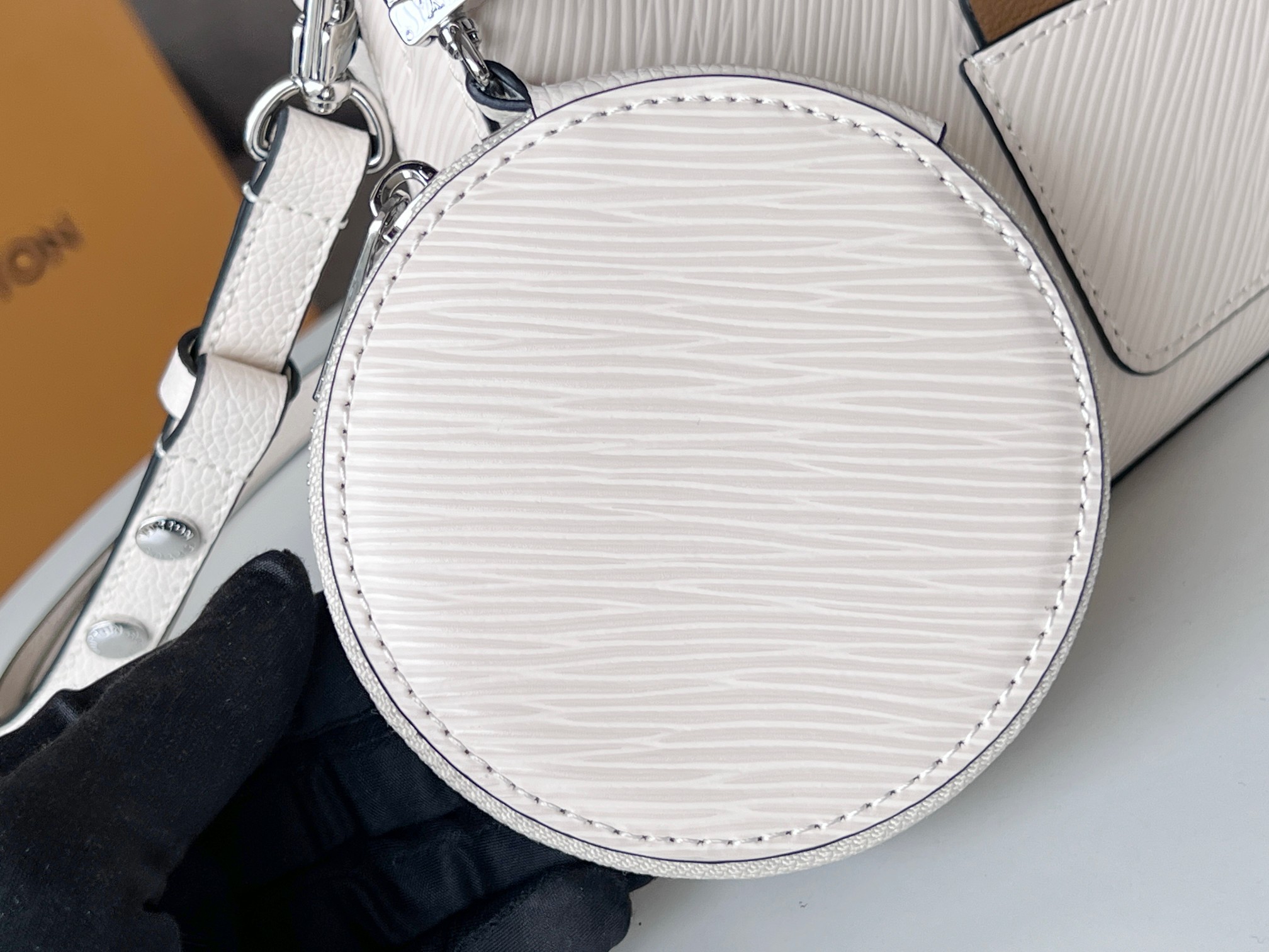 NO:201083,Original single model M20998 m white (M20999) Marellini handbag 19 x 13.5 x 6.5 cm (length x height x width), LV [top original single], louis vuitton19860909原单型号M20998米白（M20999）Marellini 手袋19 x 13.5 x 6.5 厘米 (长度 x 高 x 宽）,LV【顶级原单】,louis vuitton,Bag