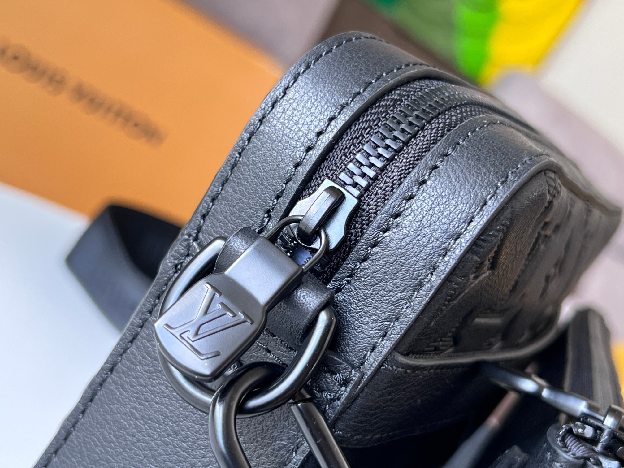 NO:200657,Original leather model M46602 embossed Trio postman bag details picture, LV [top original list], louis vuitton19860909原厂皮型号M46602压花 Trio 邮差包细节图,LV【顶级原单】,louis vuitton,Bag