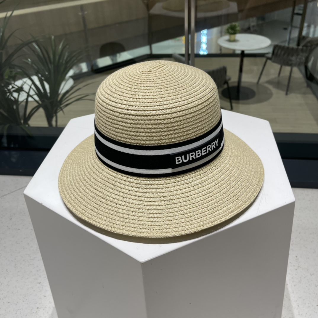 【burberry巴宝莉】新款小香度假风大沿盆帽草帽，旅行必备，超好搭配，赶紧入手！