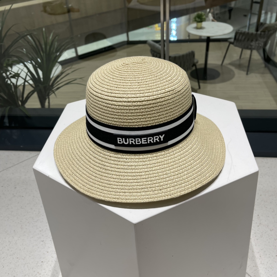 【burberry巴宝莉】新款小香度假风大沿盆帽草帽，旅行必备，超好搭配，赶紧入手！
