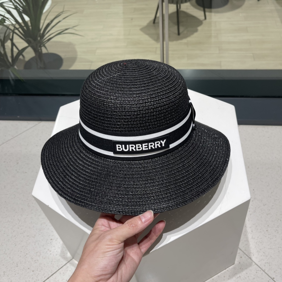 【burberry巴宝莉】新款小香度假风大沿盆帽草帽，旅行必备，超好搭配，赶紧入手！