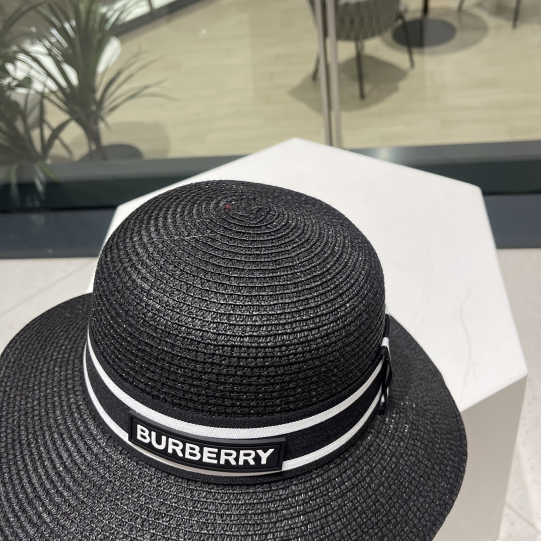 【burberry巴宝莉】新款小香度假风大沿盆帽草帽，旅行必备，超好搭配，赶紧入手！