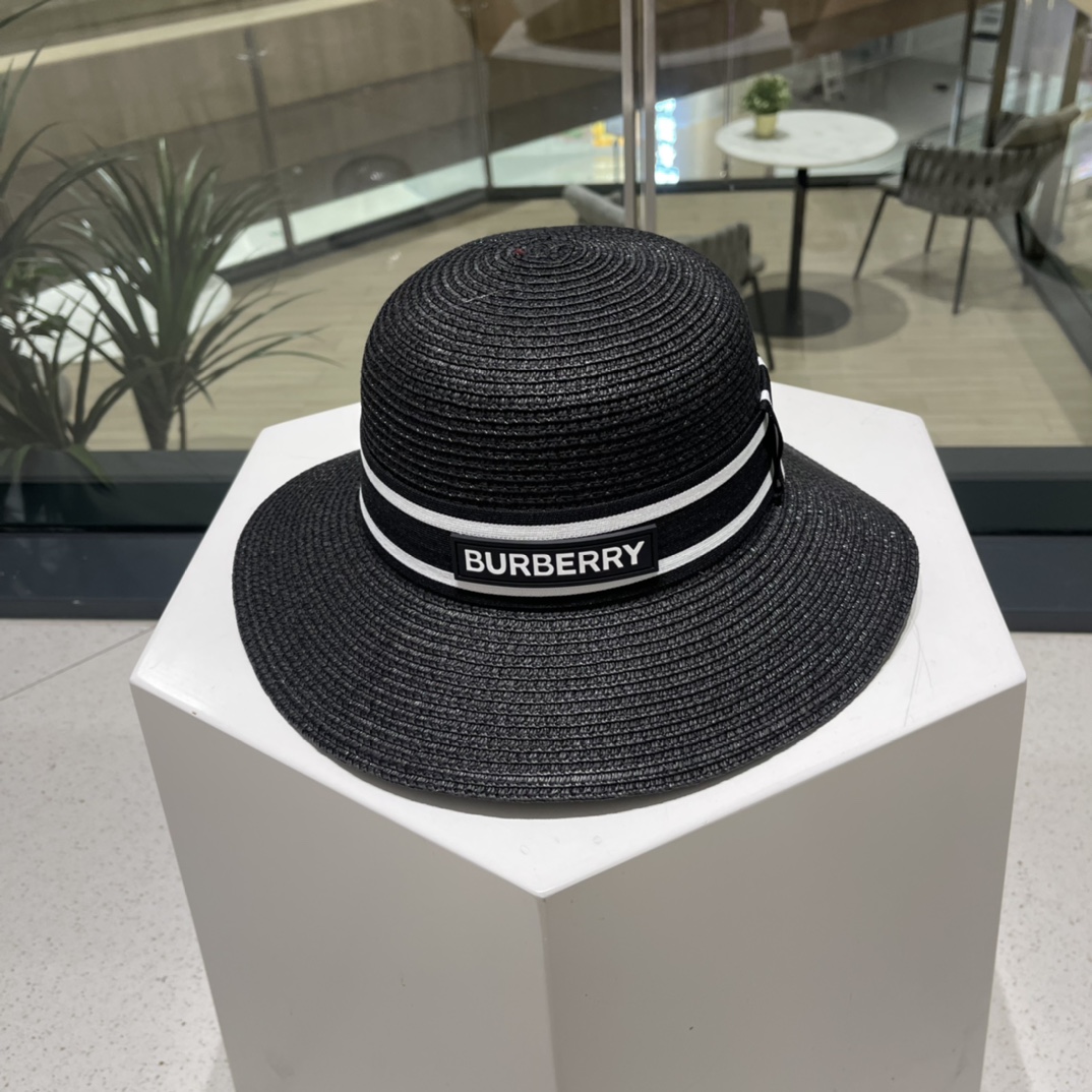 【burberry巴宝莉】新款小香度假风大沿盆帽草帽，旅行必备，超好搭配，赶紧入手！