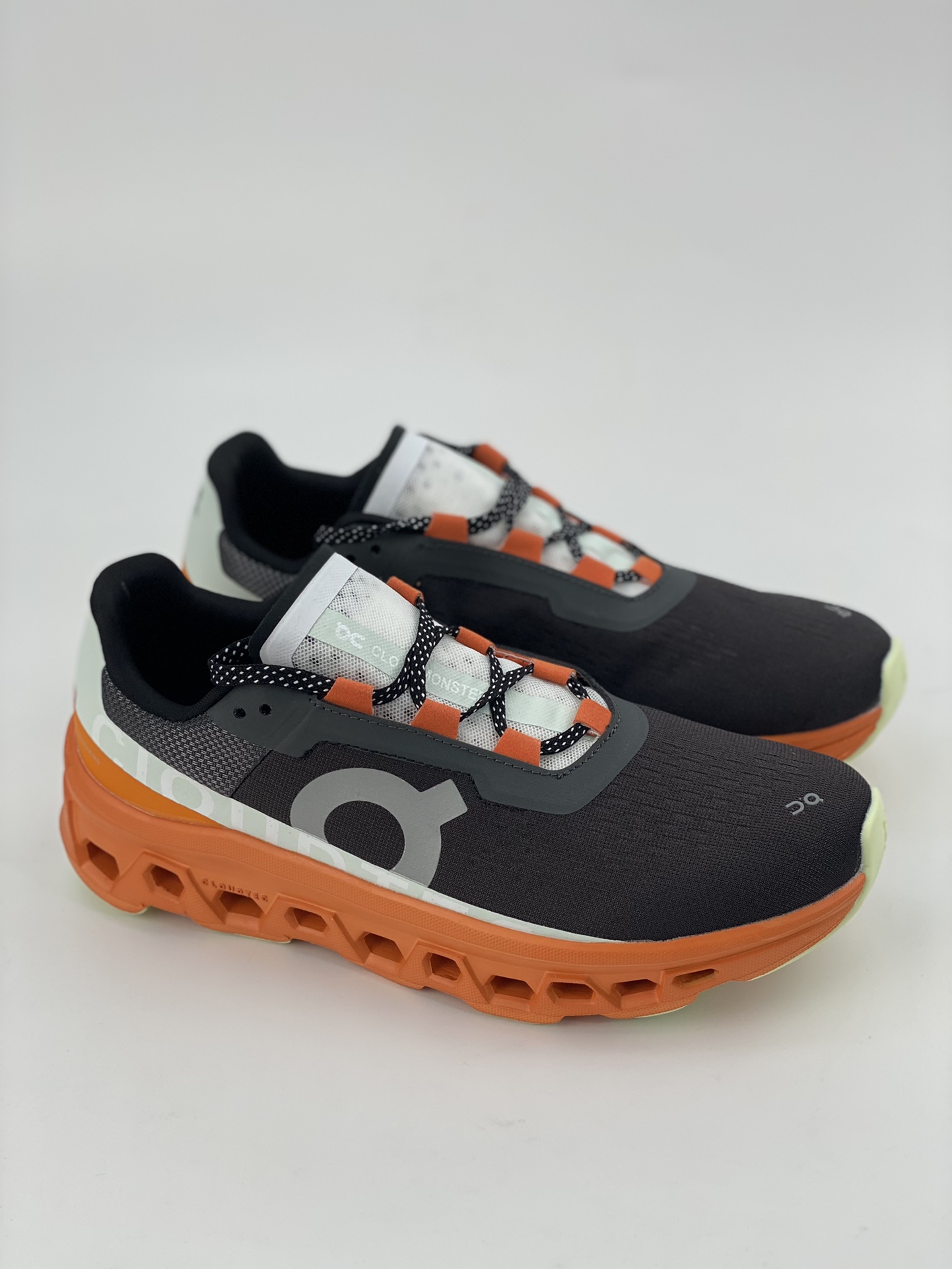 On Cloudmonster outdoor lightweight low-cut running shoes