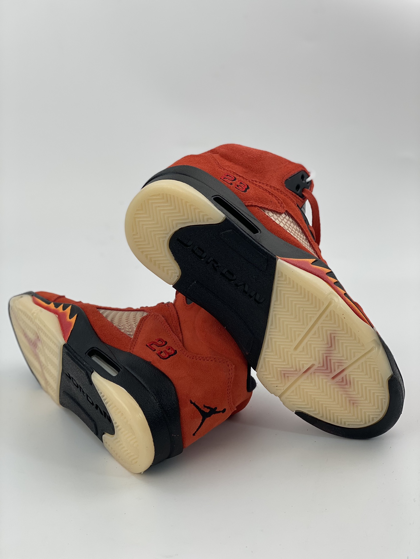 260 Air Jordan 5 Retro 小公牛  DD9336-800