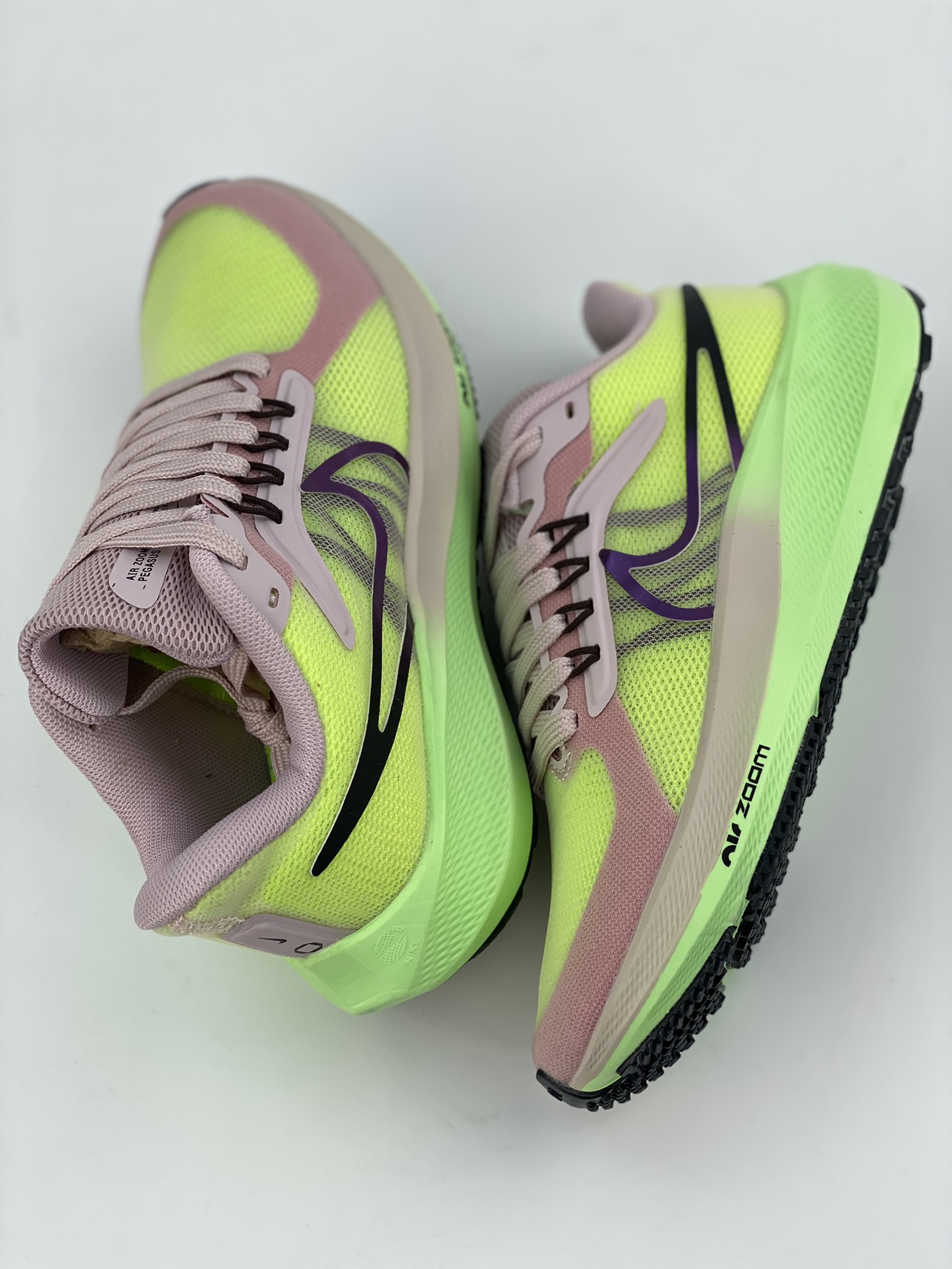 150 NIKE WMNS Viale 耐克透气缓震运动跑鞋 957618-661