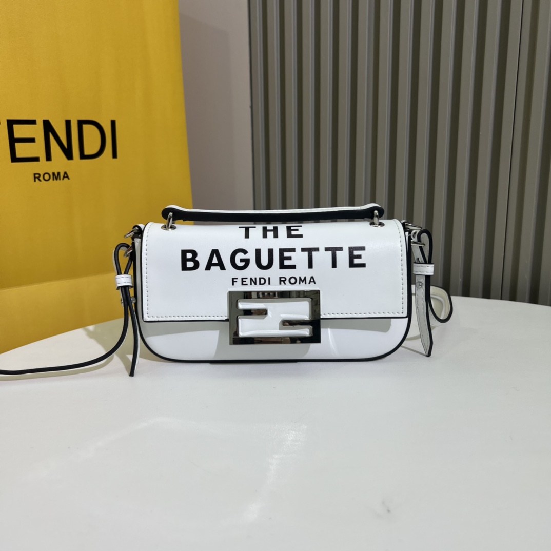 Fendi Mini-Taschen Silber Rindsleder Baguette