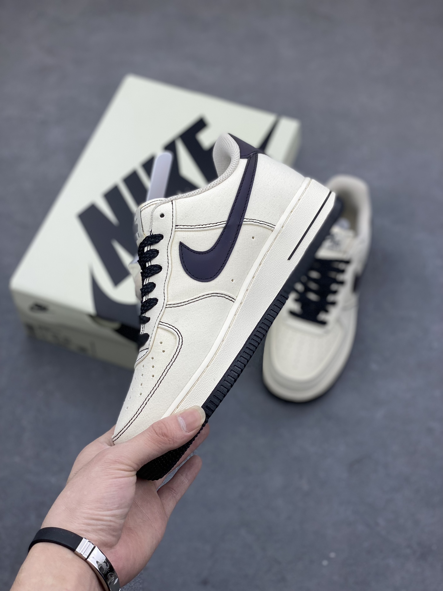 Nike Air Force 1 '07 Mid White Black Reflective Casual Shoes 4 i1685126489 1366 2