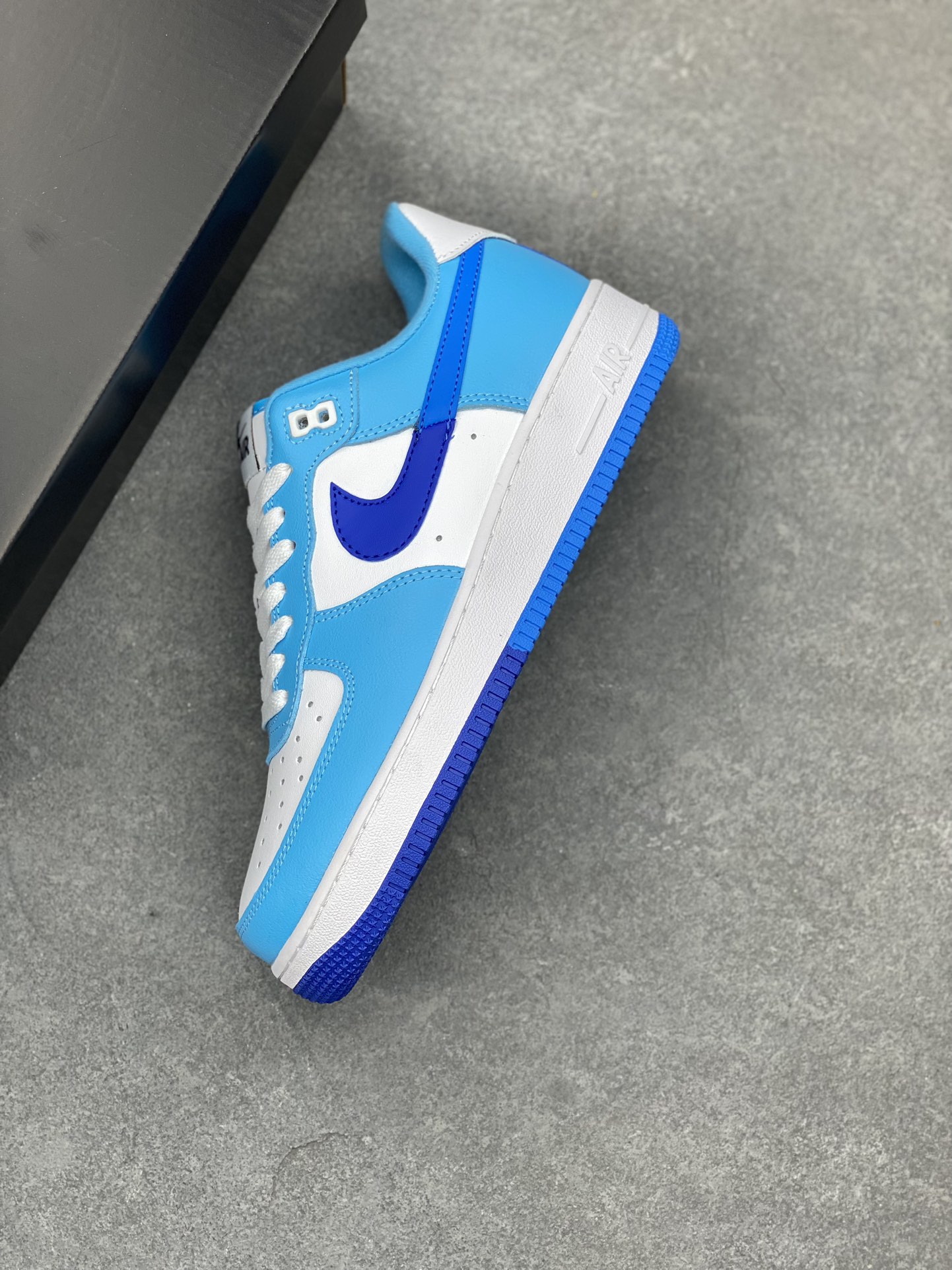 Nike Air Force 1 Low White Blue Sneakers - Premium Quality & Comfort 7 i1685126565 3177 5