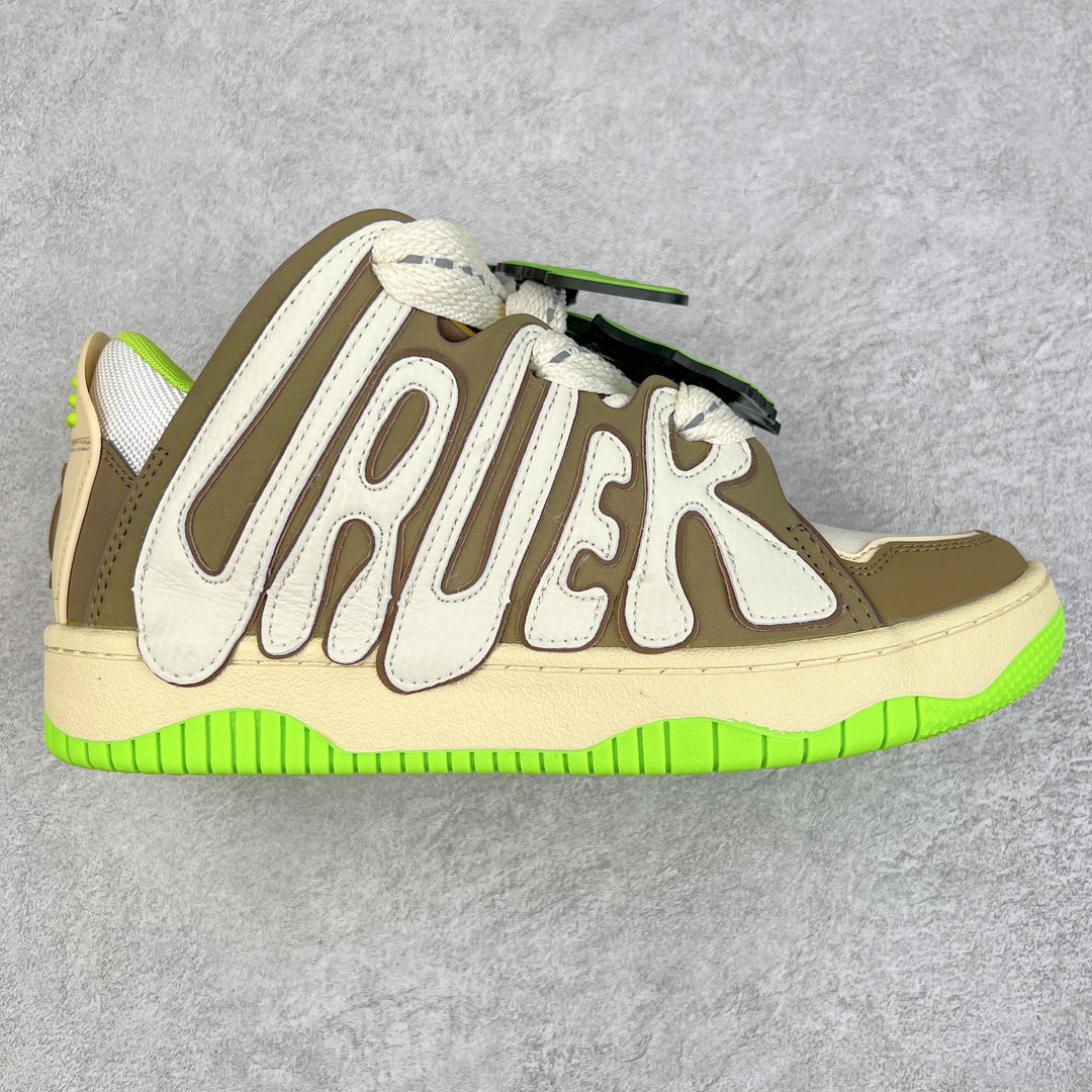 图片[2]-＃特价福利 OLD ORDER Skater 001 联名复古时尚滑板鞋面包鞋 复古滑板鞋 风格回潮 OLD ORDER 品牌推出了原创鞋款SKATER-001 一双兼具了运动与潮流复古属性的高品质球鞋 产品设计开发历时8个月 鞋底模具经历3次调整 鞋面打样经历5次调整 只为把高品质的产品状态带给各位 SKATER-001设计风格以上世纪80-90年代经典滑板鞋为灵感 将原汁原味的复古风格赋予全新的工艺质感 明亮活泼的设计风格 融入My Melody伙伴们的元素 多种面料和颜色的选择 赋予生生不息的潮流活力 独特附赠可拆卸卡通形象3D鞋面装饰 不止点缀 还有玩乐 以复古玩具为灵感打造的收藏鞋盒 与孩童时期的自己产生共鸣 创造难忘的开箱体验 尺码 36 37 38 39 40 41 42 43 44 45-选品中心