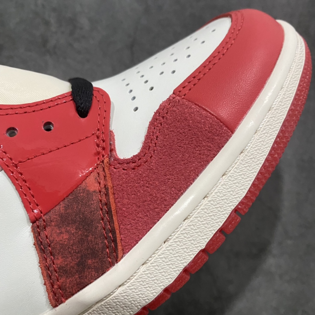 图片[6]-【God版本】Air Jordan AJ1 “Next Chapter” 蜘蛛侠2.0 DV1748-601nn出货即巅峰 首批少量出货n目前最早出货的顶级版本n后续各大厂顶级也会陆续出货nn所有材料均同步xc原厂采购鞋身采用原厂头层牛皮与多种漆皮 翻毛皮等拼接而成n市面版本皮料质感达不到公司货效果原厂后跟定型效果 鞋反口V字定型完美n正确Logo飞翼效果 原厂织唛标原档案大底 夜光效果满分n整体工艺复杂 首批出货不多高价零售首选版本 欢迎推广n 尺码：40 40.5 41 42 42.5 43 44 44.5 45 45.5 46 47.5-莆田鞋批发中心