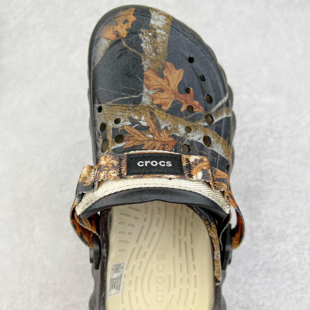 图片[4]-零售💰190 ＃DG莞产 Crocs Realtree 卡骆驰波波运动沙滩洞洞拖鞋凉鞋 超强LiteRide科技缓震鞋垫加持 官方2023最新款 透明防水袋包装 注意配件需单独购买 超轻Croslite专利材料打造 鞋面更加耐用易清洗 该鞋款轻盈舒适 2002年 经典克骆格诞生 秉承外形简单 穿着舒适的初衷 不断为消费者带来舒适的穿着体验 穿出“趣”味 鞋面洞洞可搭彰显个性的智必星 一鞋两穿 可调节式后跟带增添鞋身的稳固性能 放前面变成愜意舒适的凉拖 放后面行走跑跳更加稳妥 Croslite ™材料 封闭式细胞树脂 能够在体温作用下自动变形以适应脚部形状 涉水性优秀的同时易于清洁 抓地力强 不易打滑 Crocs的核心理念：轻便 灵活 全方位的舒适感 同步官方尺码：M4（36-37） M5（37-38）M6（38-39）M7（39-40）M8（41-42）M9（42-43）M10（43-44）M11（45-46） 编码：by1936090-运动鞋