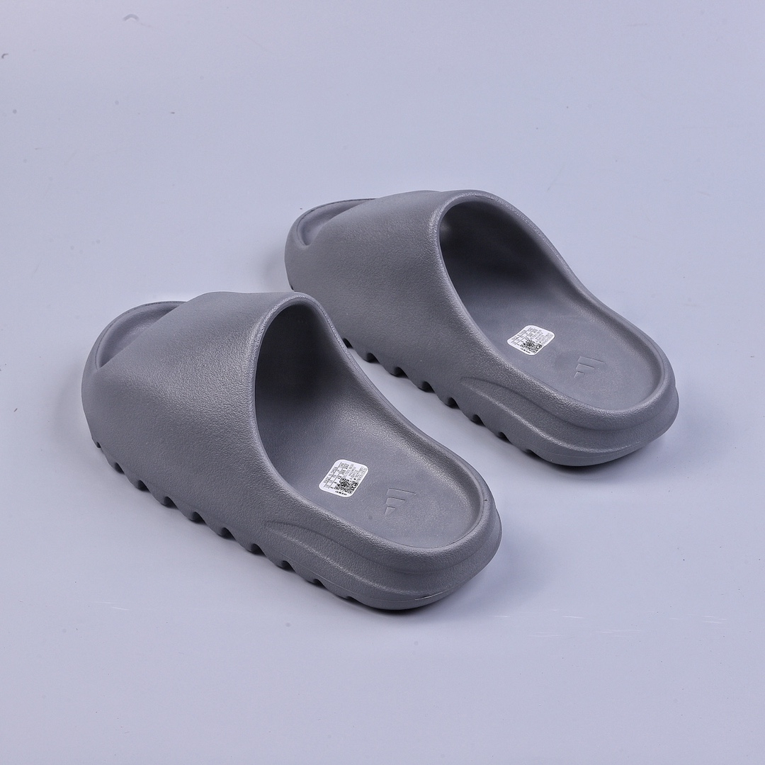 XR Kanye West x Yeezy Slide ”Resin” ID4132 Kanye collaborates again