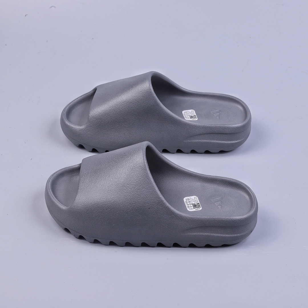 XR Kanye West x Yeezy Slide ”Resin” ID4132 Kanye collaborates again