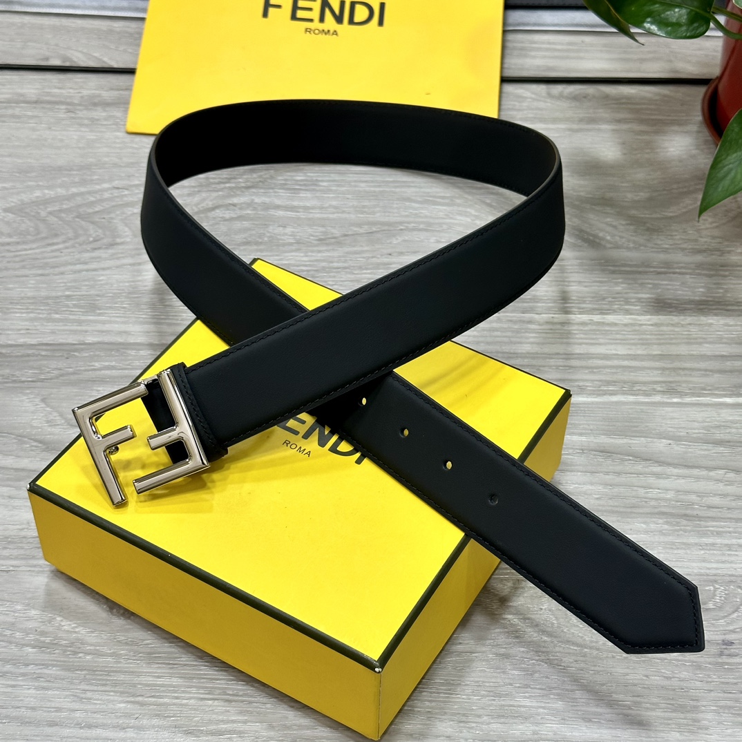 FENDl/芬迪专柜同款宽40MM双面原版小牛皮搭配单钌钯电镀扣完美的手感.油边出众的设计.风格高贵奢华