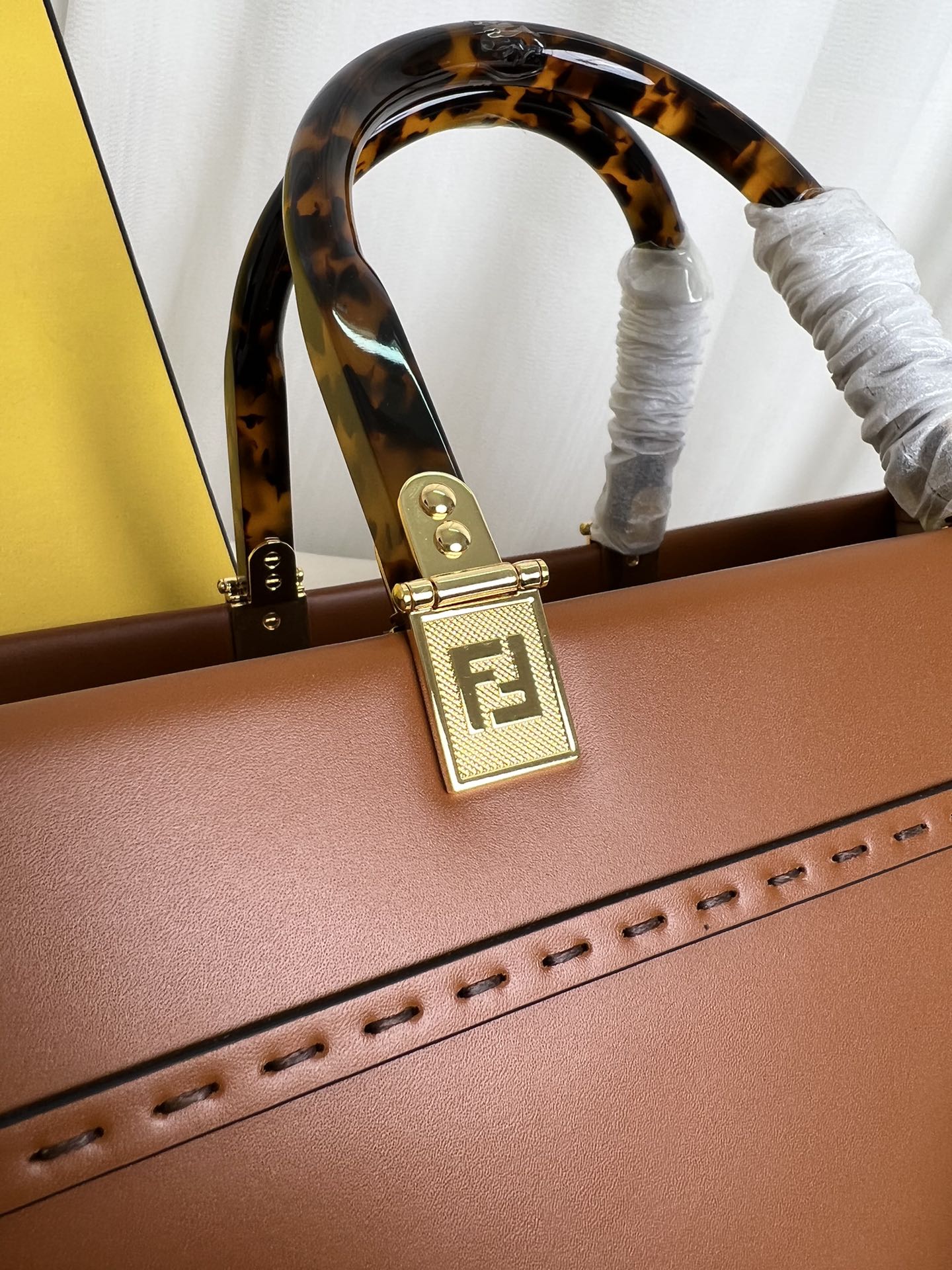Fendi Sunshine Medium Brown Leather Tote Bag with Tortoiseshell Handles 4 i1685169288 4660 2