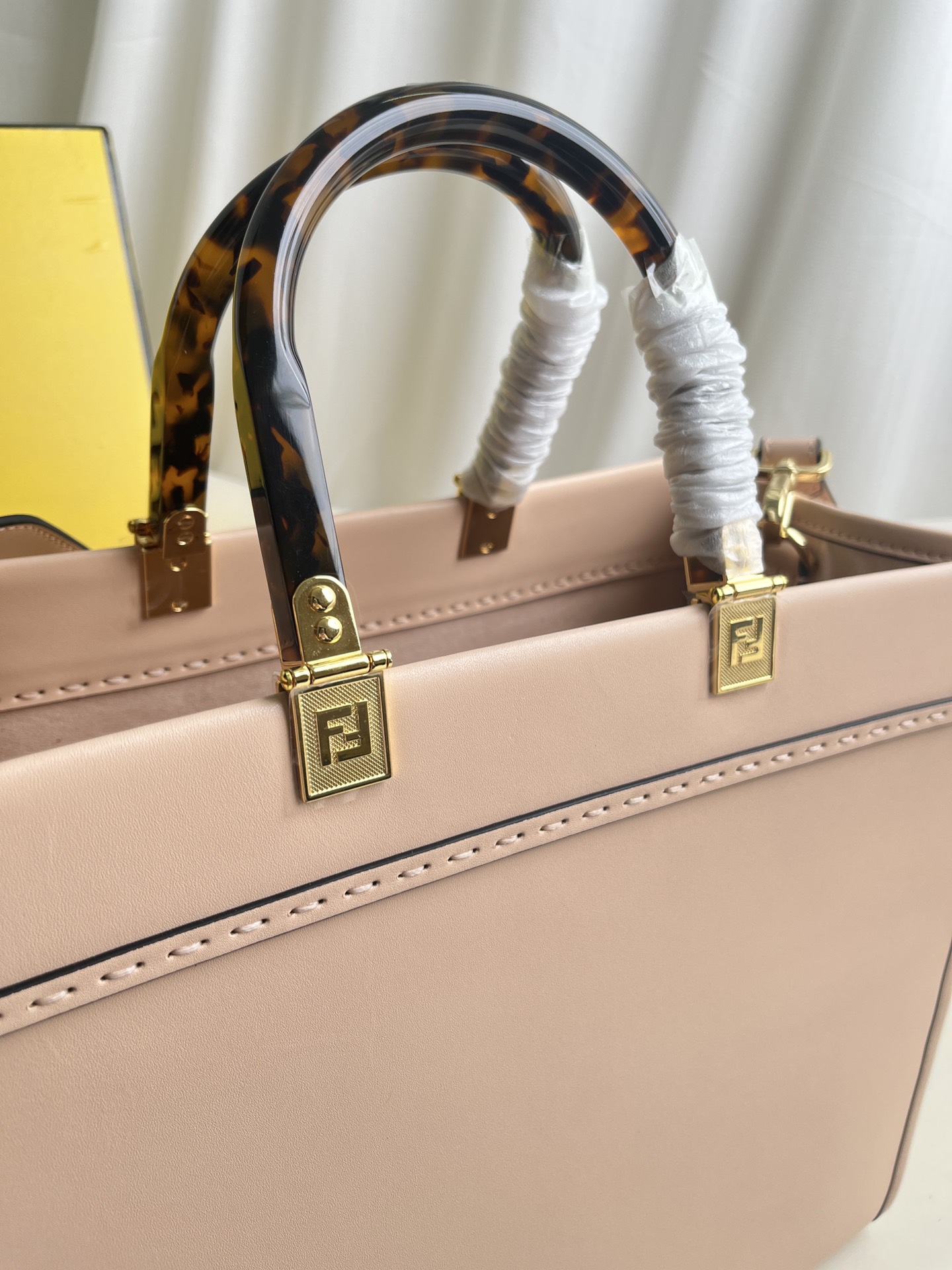 Fendi Sunshine Medium Pink Leather Tote Bag with Embossed Logo 5 i1685169362 212 3