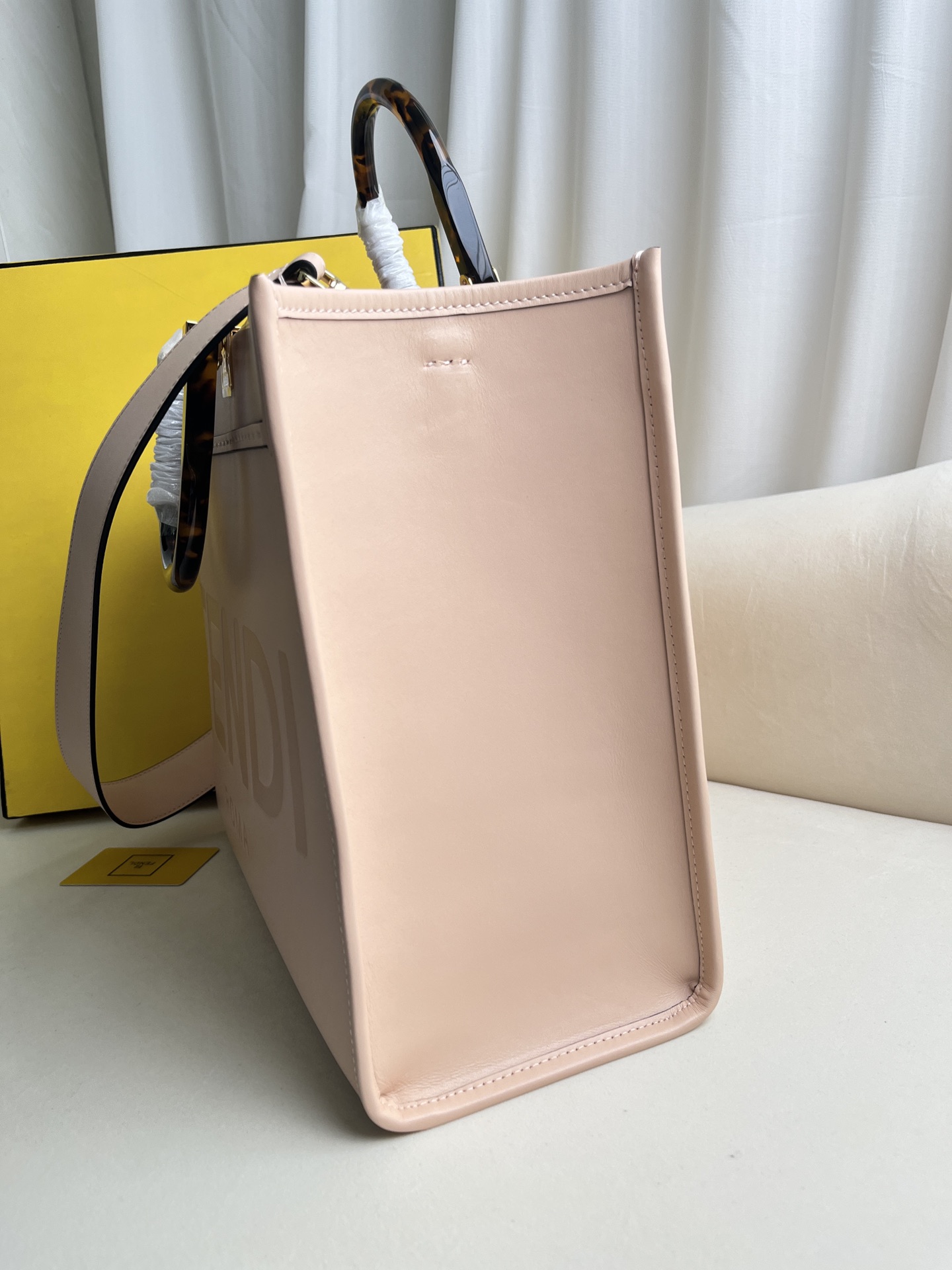Fendi Sunshine Medium Pink Leather Tote Bag with Embossed Logo 4 i1685169362 8841 2