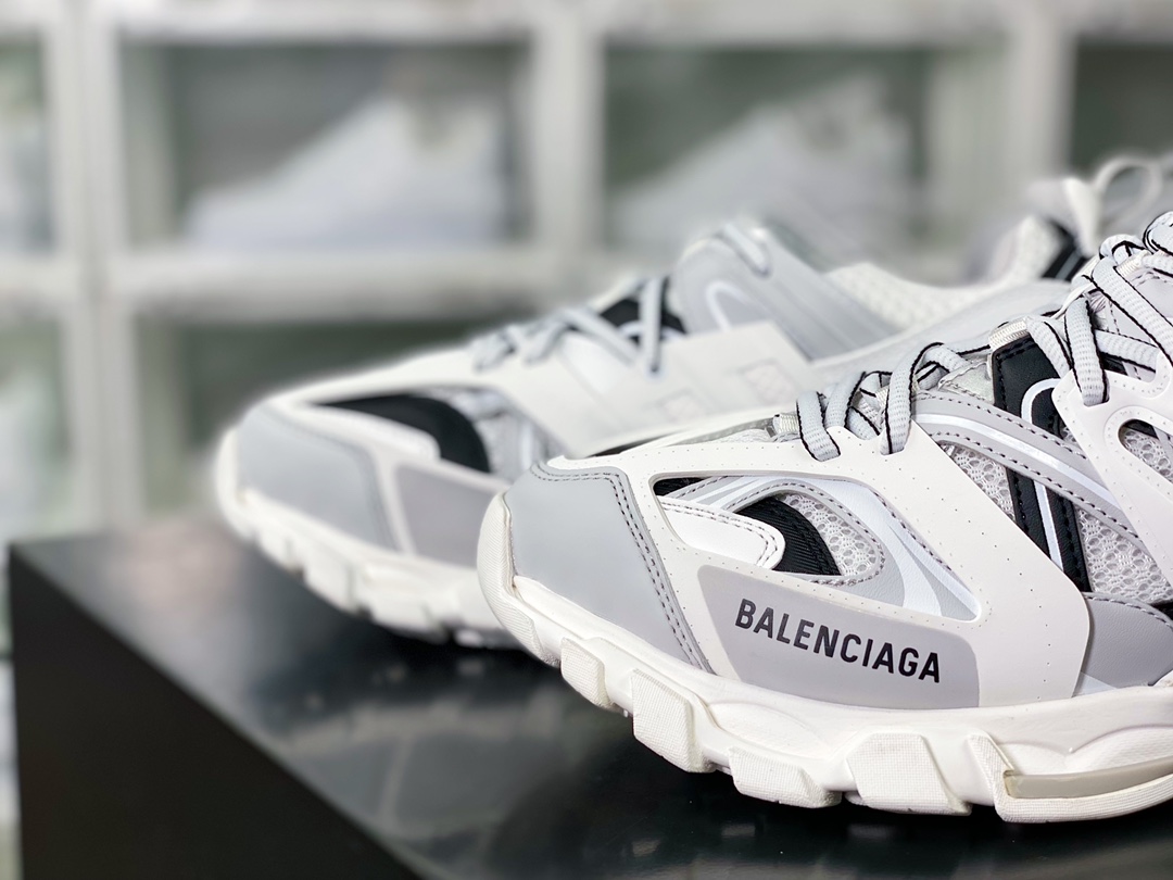 450 巴黎世家BALENCIAGA Track LED Trainers 3.0代复古野跑姥爹潮流百搭慢跑鞋“米白灰黑”555032 W3AD6 1258