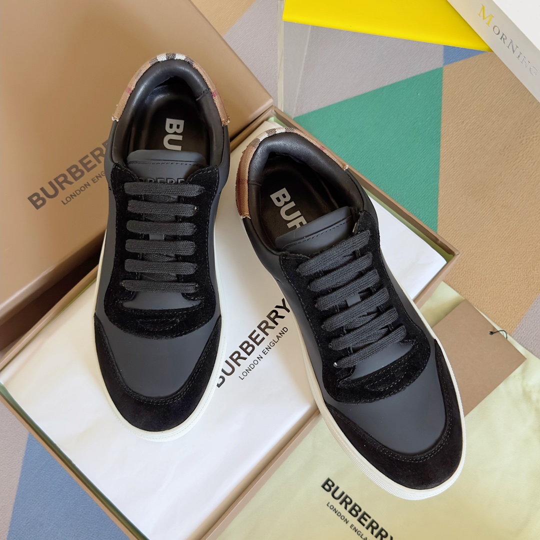 Burberry Vintage Check Sneakers - Stijlvolle canvas sneakers voor dames en heren