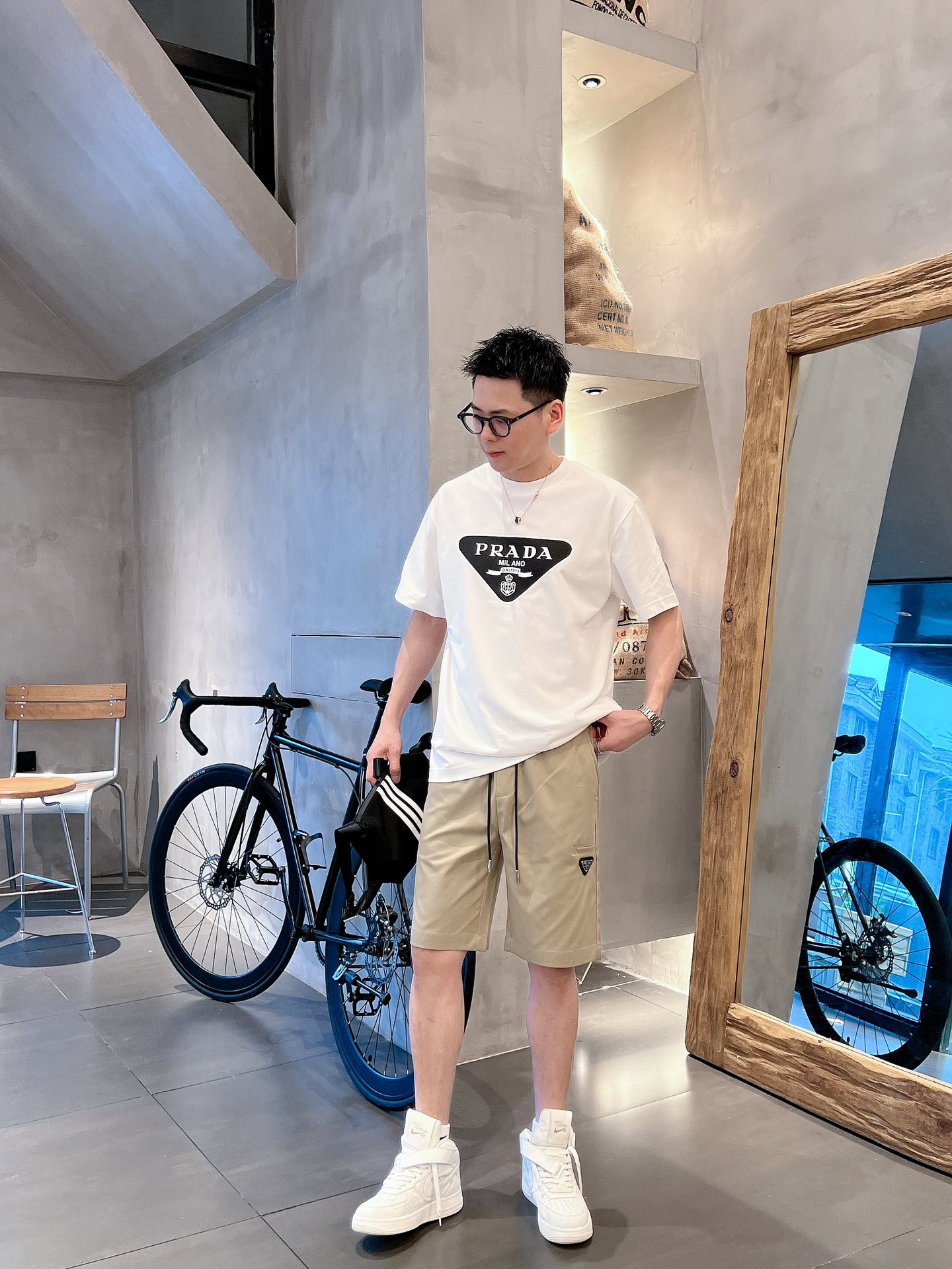 路易威登 Louis Vuitton 高定典藏名品高定成衣时装外套连衣裙衬衫T恤 #3A28F545 4