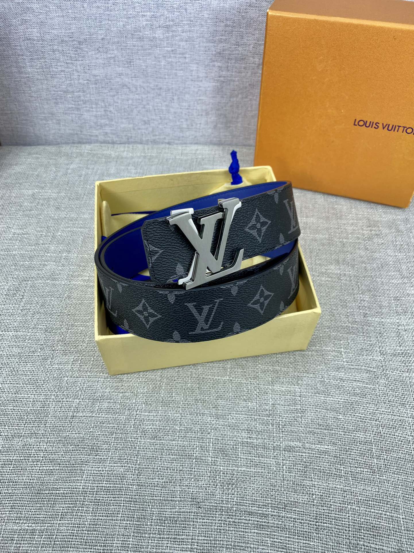 作为路易威登备受喜爱的设计之一LVI