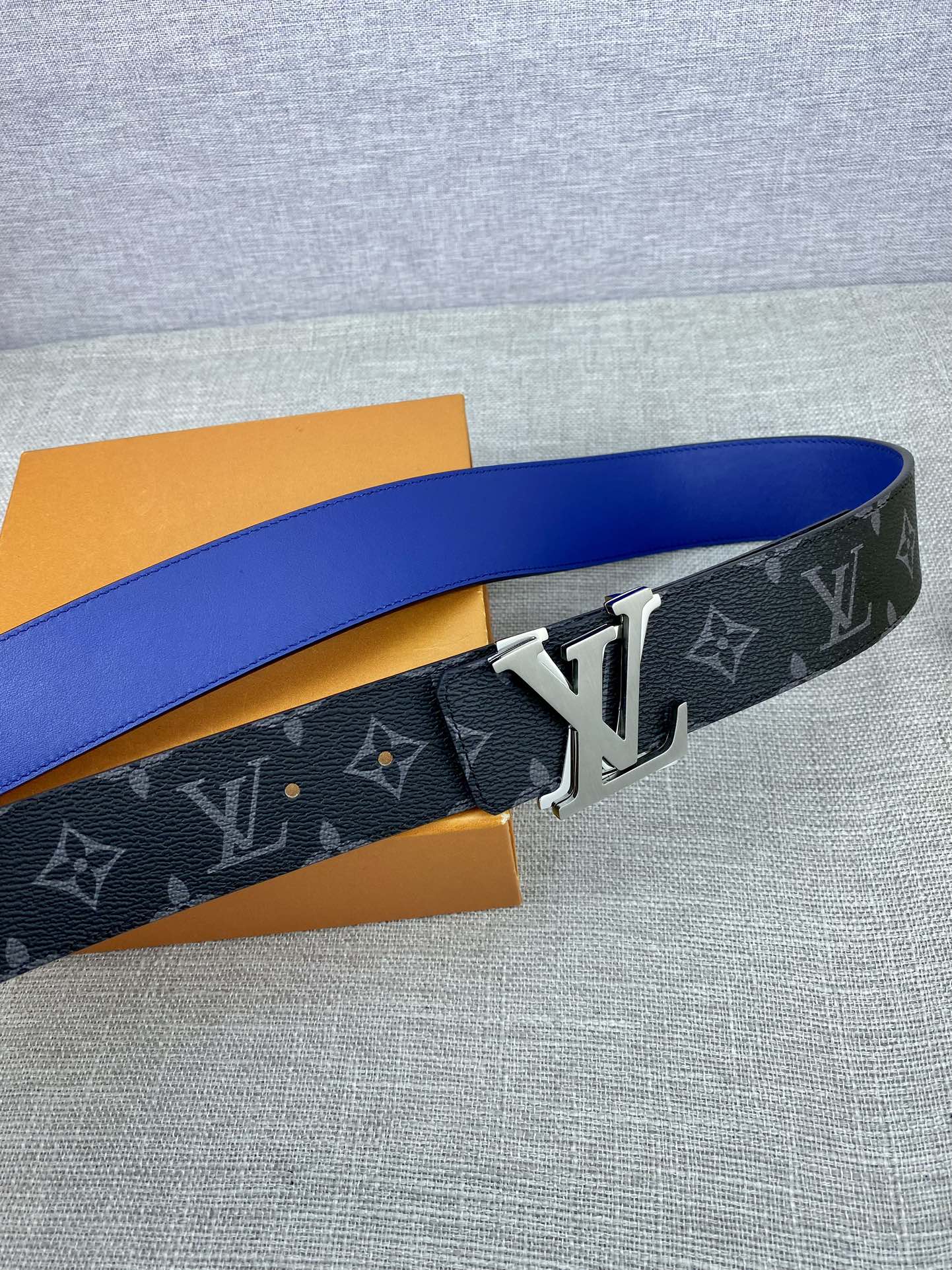 作为路易威登备受喜爱的设计之一LVI