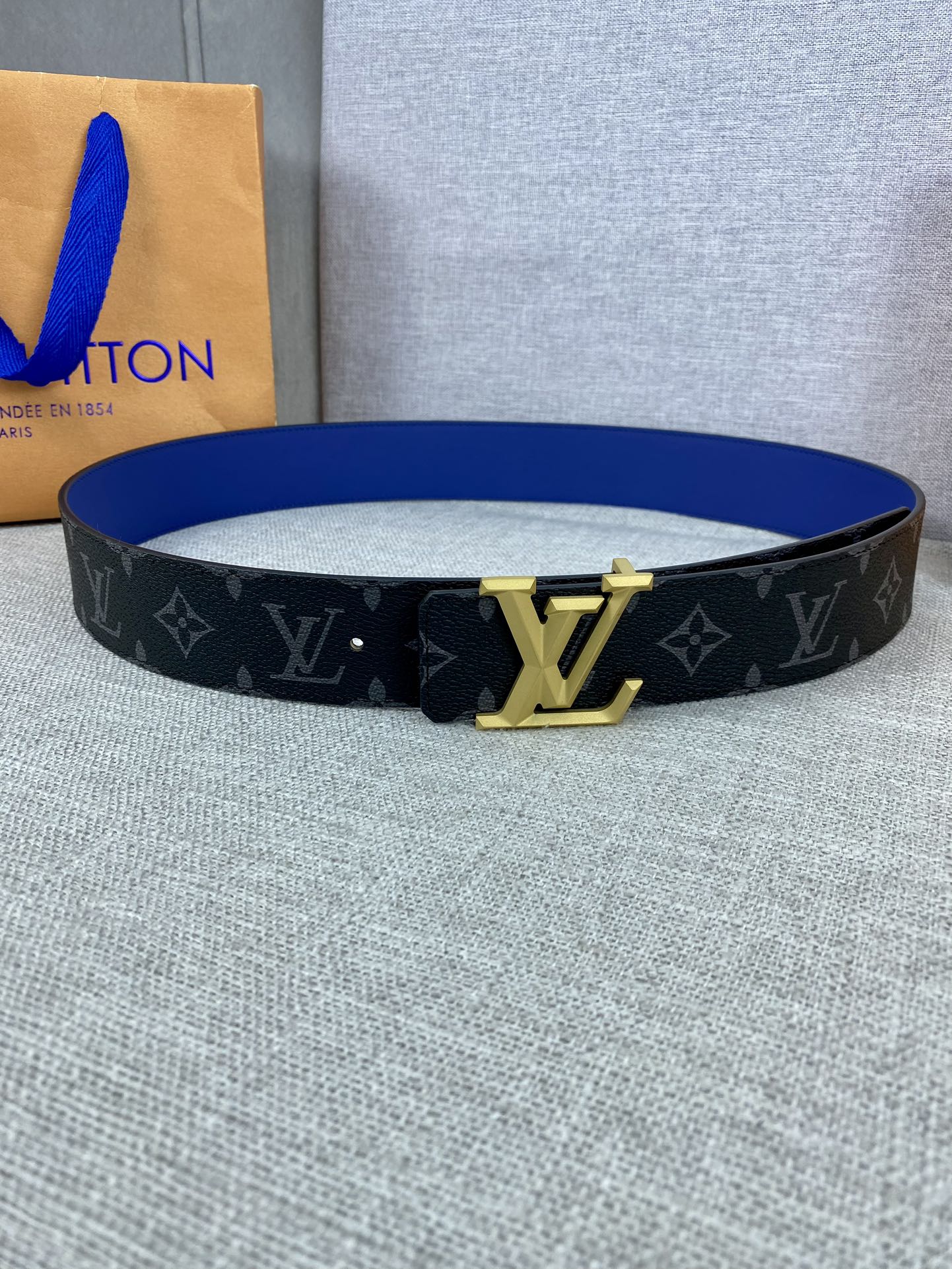 作为路易威登备受喜爱的设计之一LVI