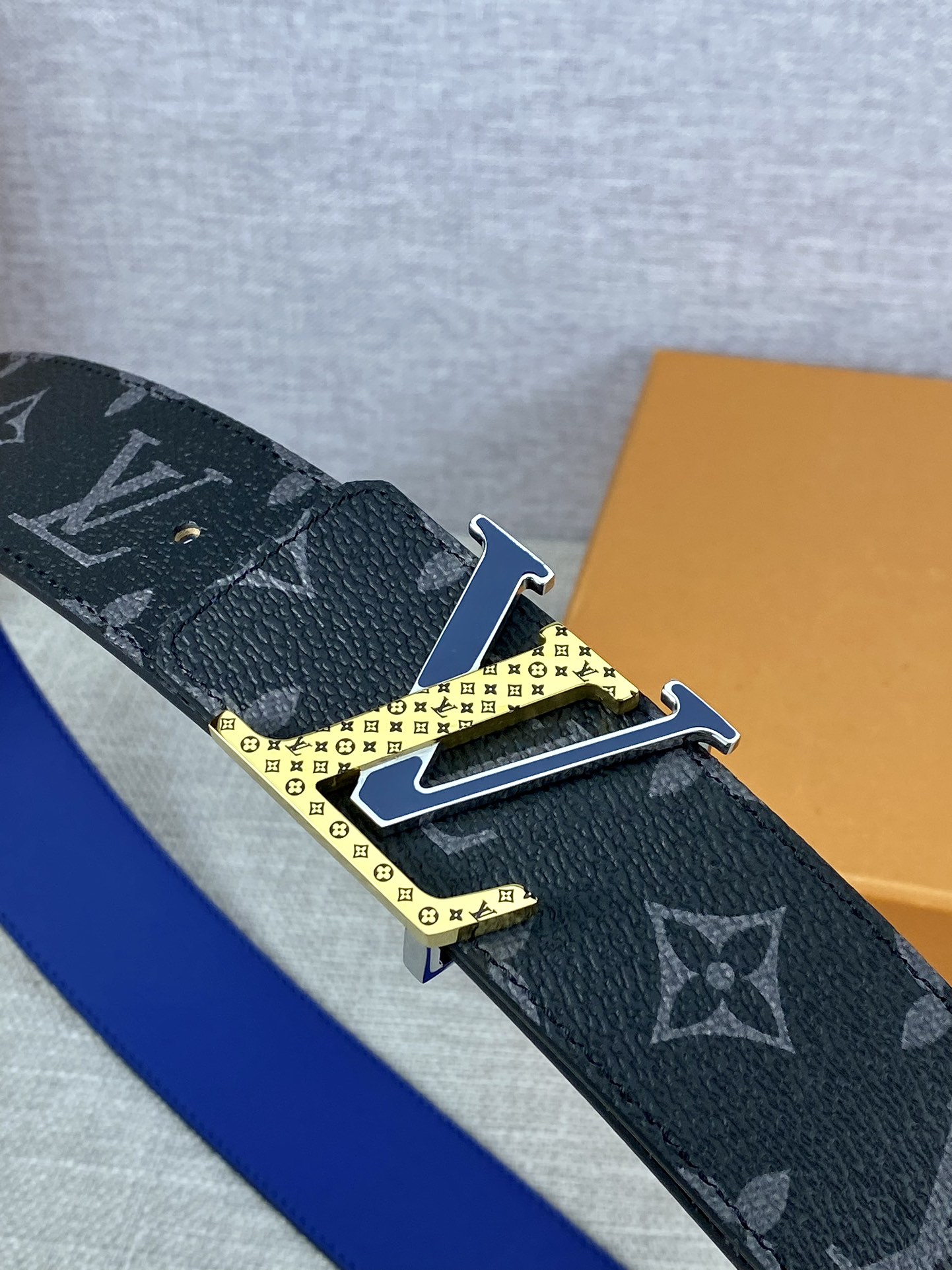 作为路易威登备受喜爱的设计之一LVI