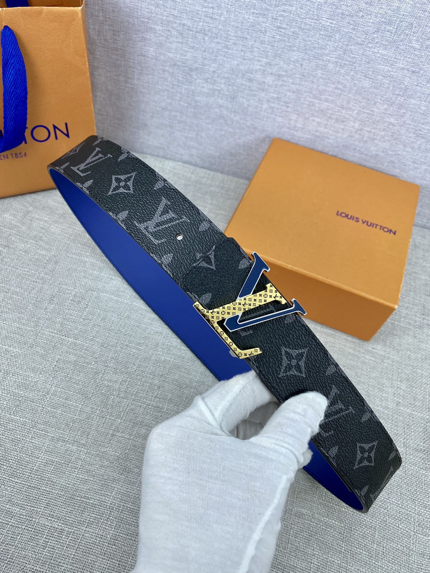 作为路易威登备受喜爱的设计之一LVI