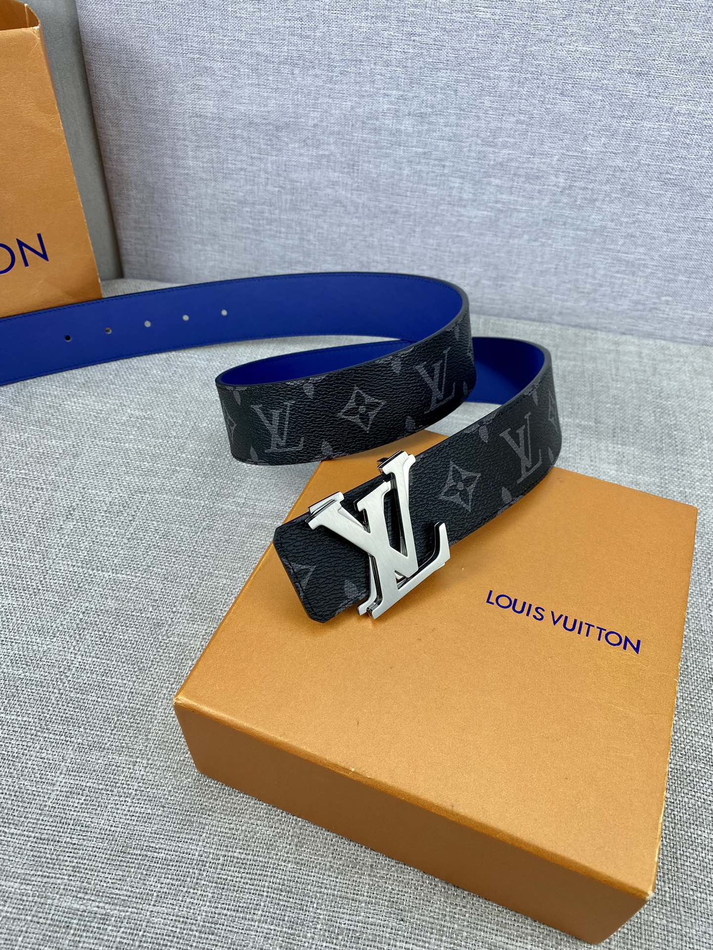 作为路易威登备受喜爱的设计之一LVI