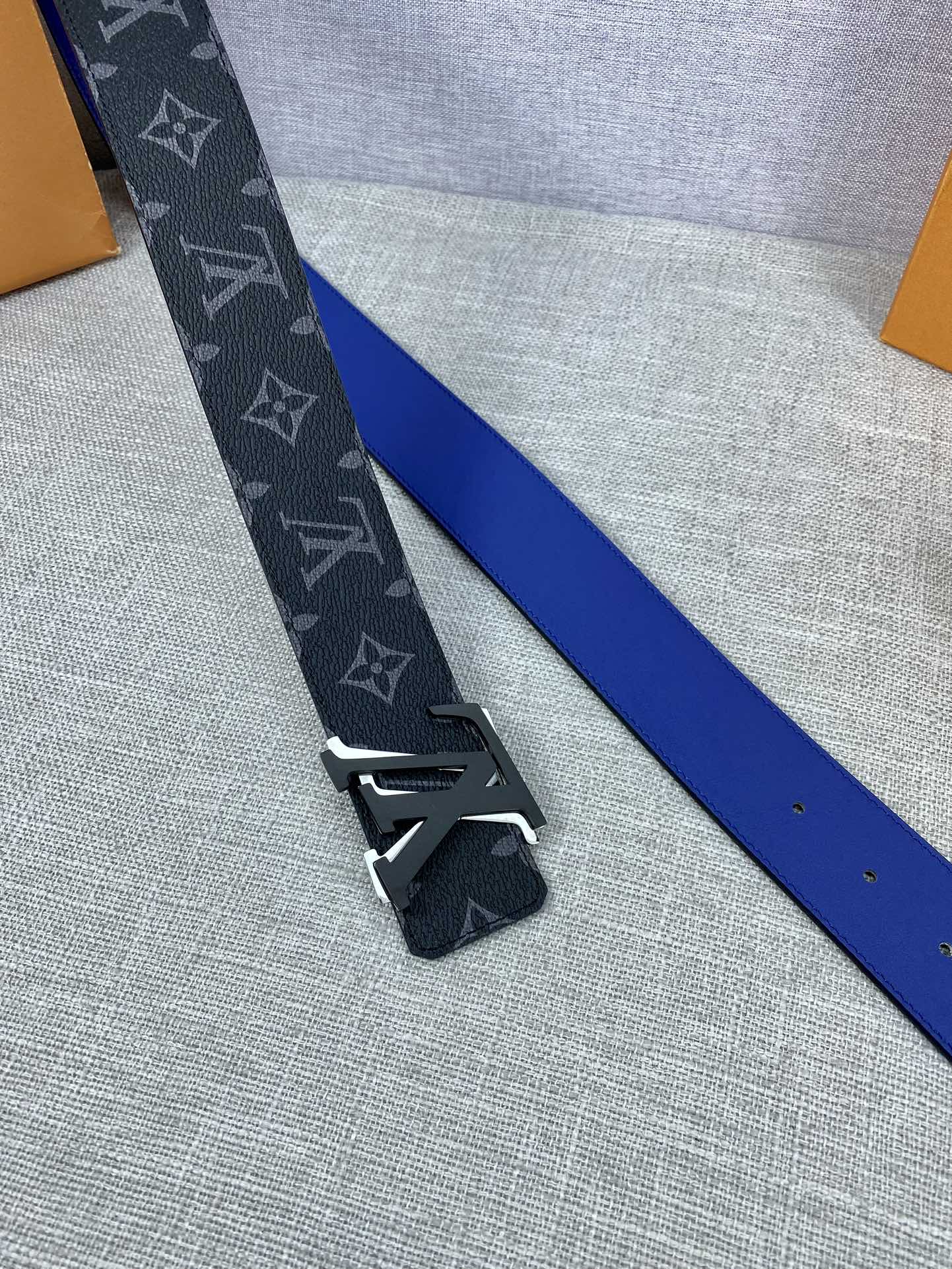 作为路易威登备受喜爱的设计之一LVI