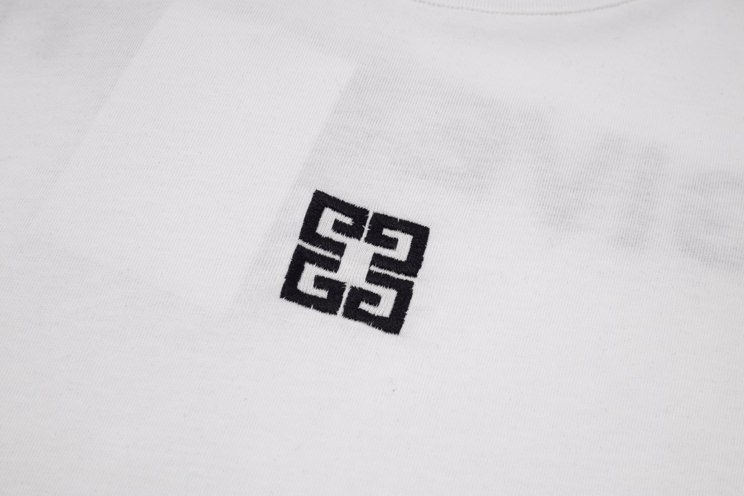 Givenchy 纪梵希2023 经典刺绣系列 无袖 背心 前后绣花圆领宽松OS短袖T恤