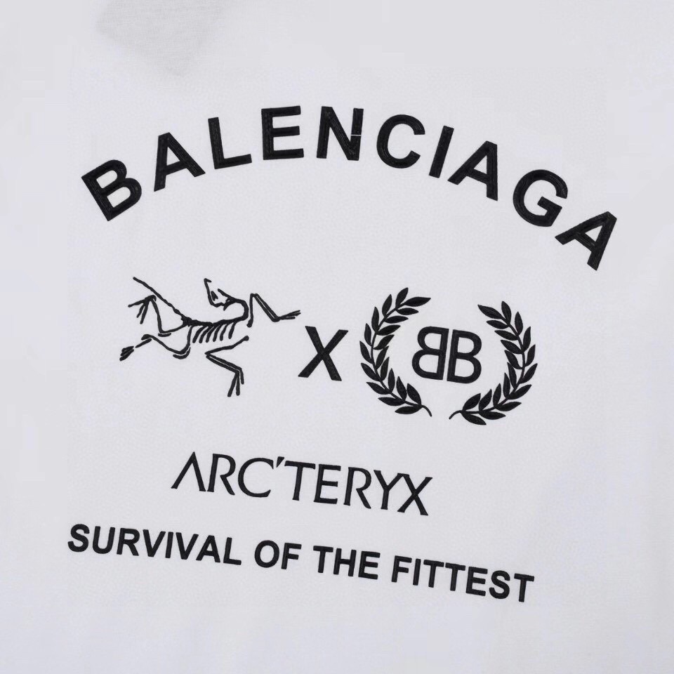 180 ARC＇TERYX始祖鸟与BALENCIAGA巴黎世家联名短裤