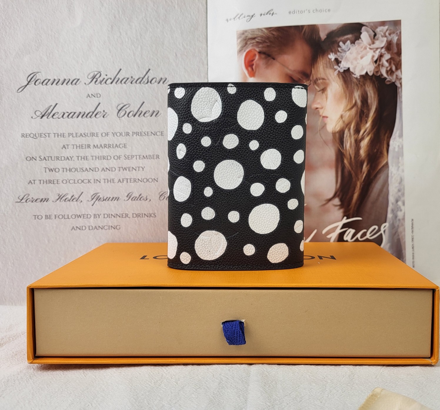 Louis Vuitton x Yayoi Kusama Zippy wallet leather texture