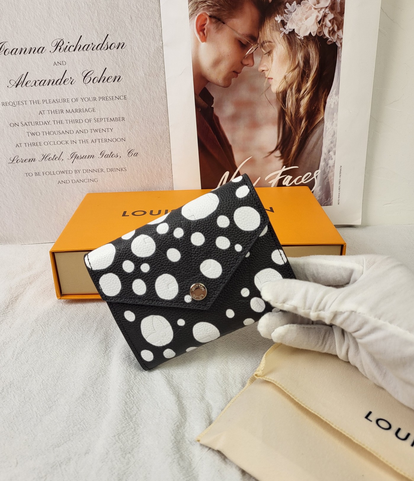 Louis Vuitton x Yayoi Kusama Zippy wallet packaging