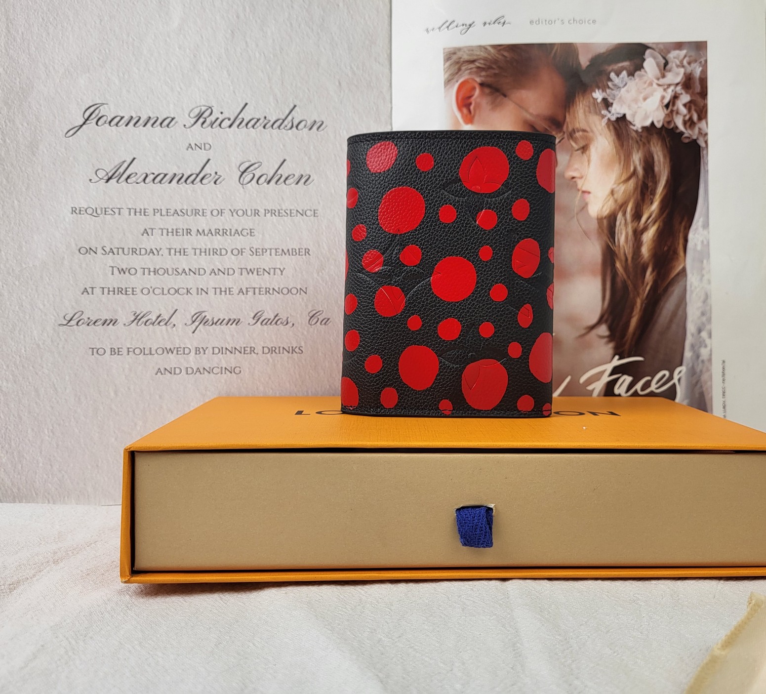 Louis Vuitton x Yayoi Kusama Zippy wallet leather texture