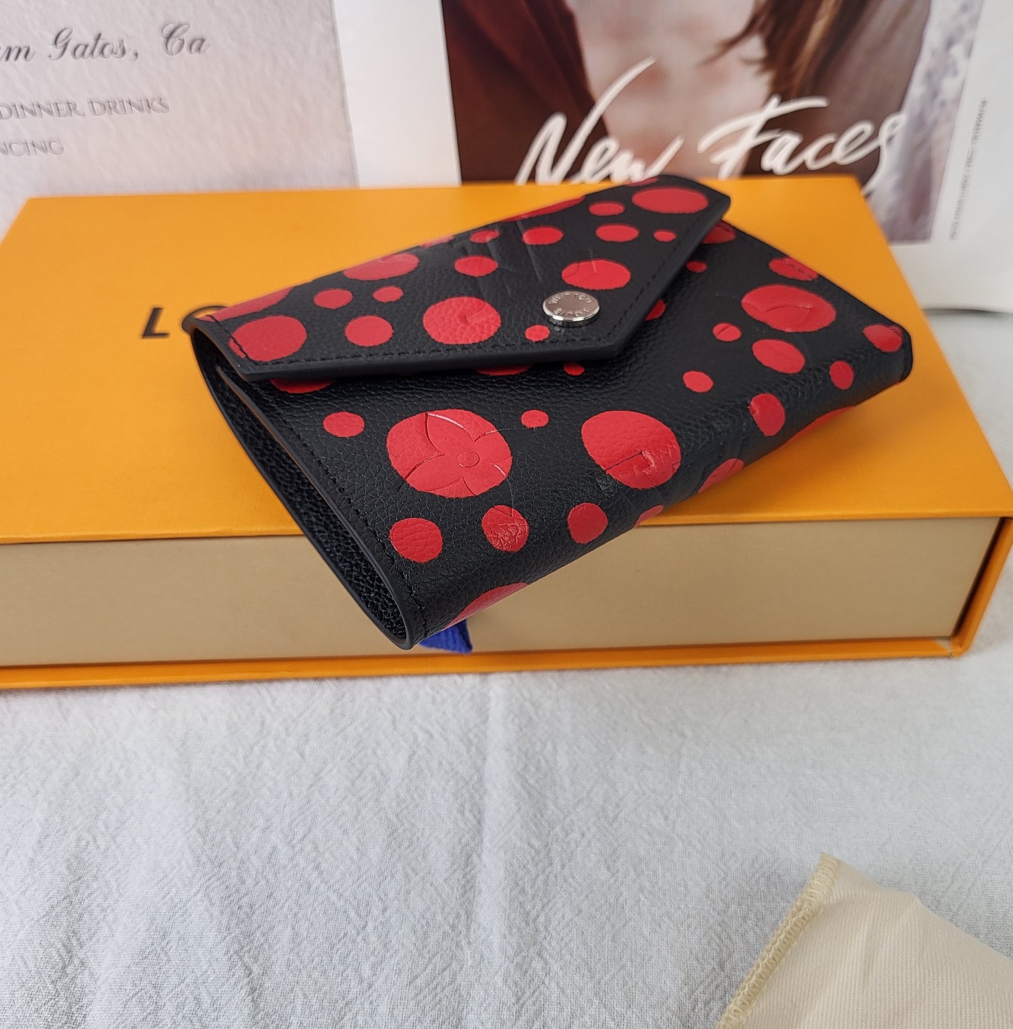 Louis Vuitton x Yayoi Kusama Zippy wallet side view