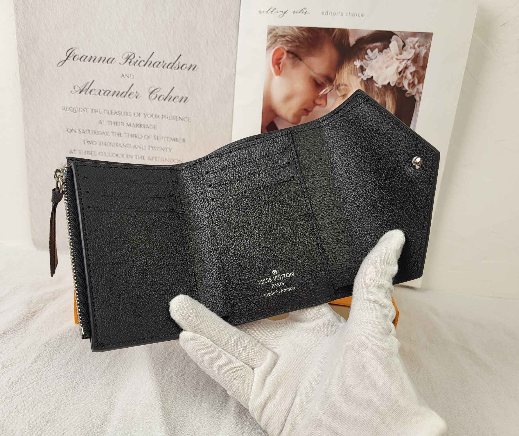 Louis Vuitton x Yayoi Kusama Zippy wallet logo detail