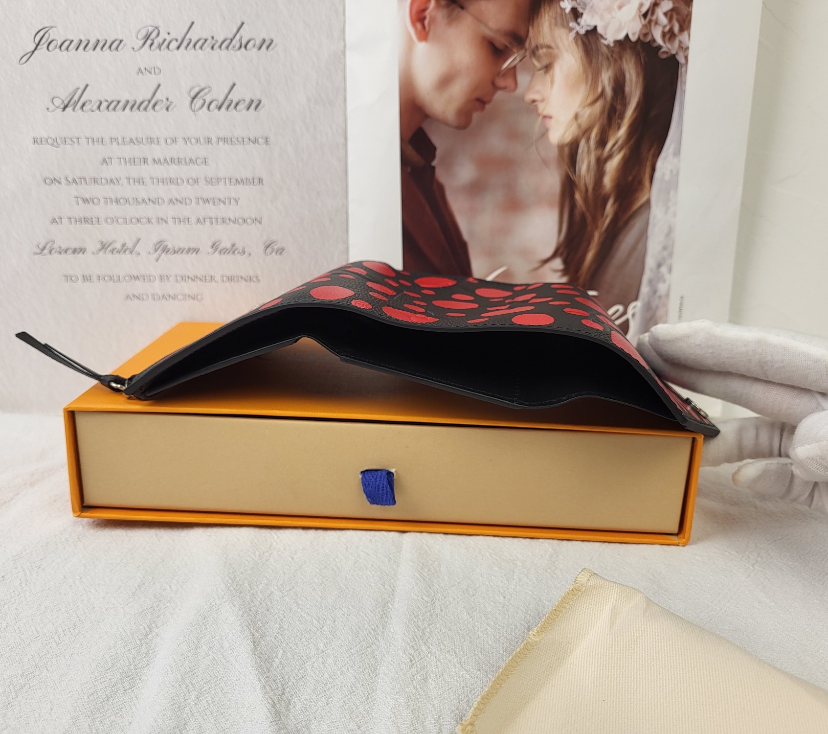 Louis Vuitton x Yayoi Kusama Zippy wallet full view